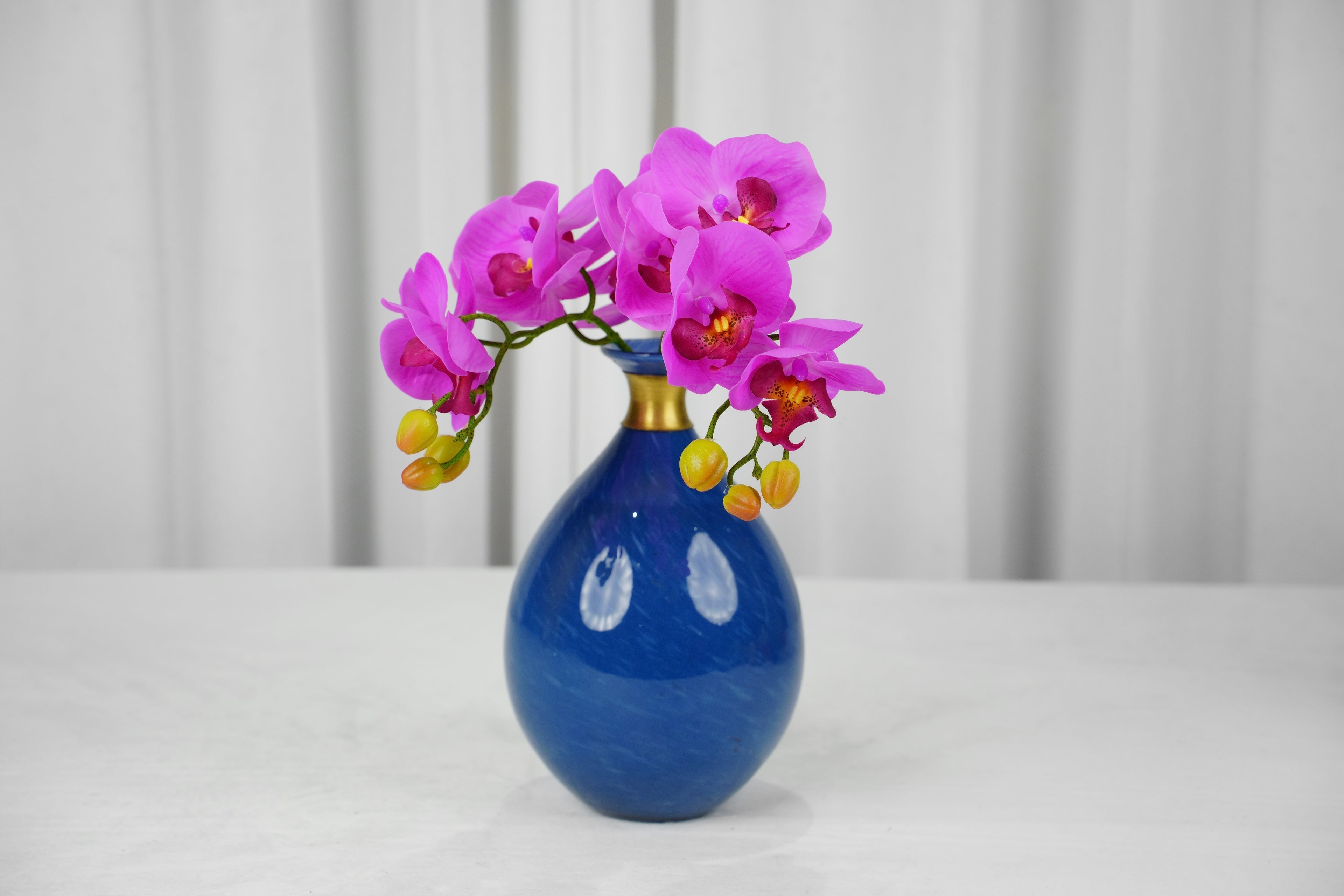 Petite Phalaenopsis Orchid Stem, 45 cm (5 heads)