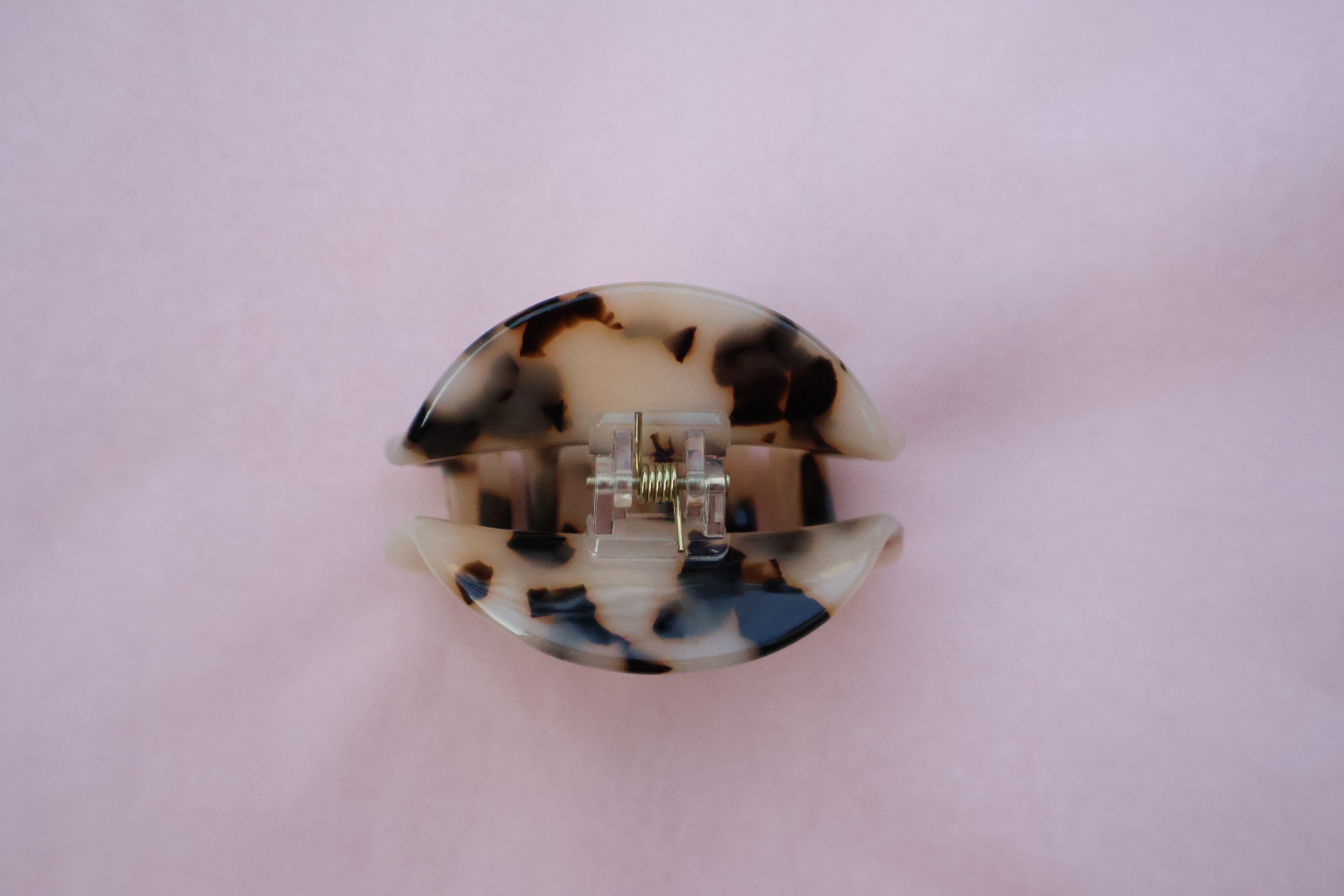 Savanna Medium Claw (2 colours)