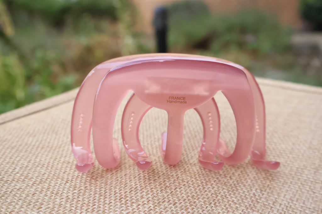 Contour Crescent Claw