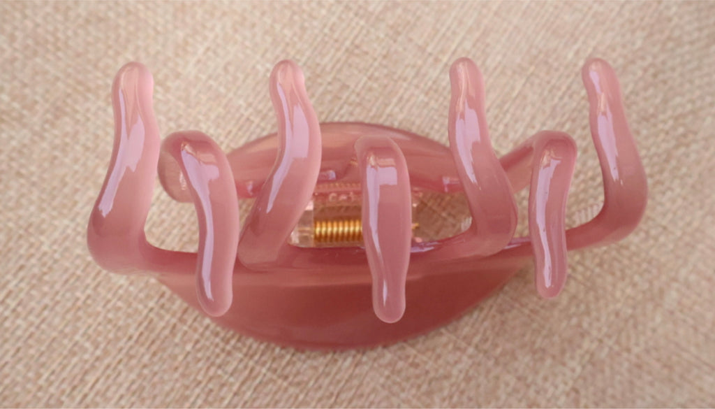 Contour Crescent Claw