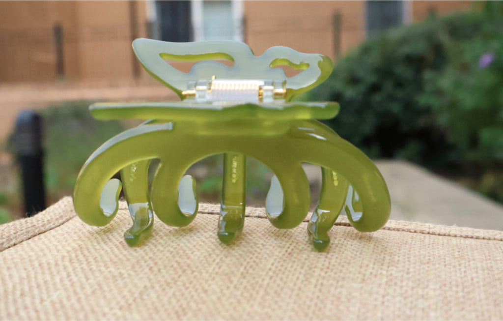 Contour Butterfly Claw