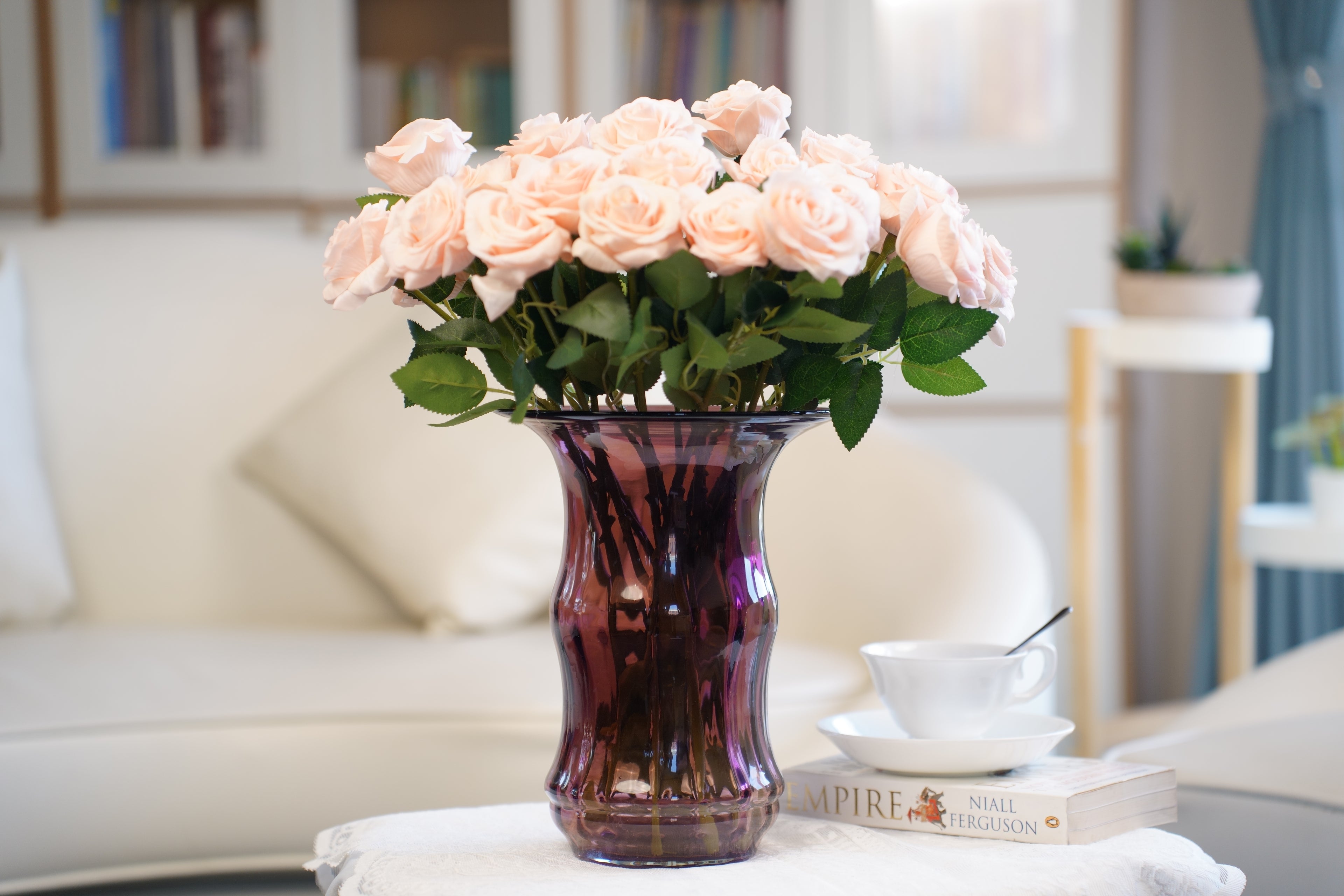 Contour Flared Glass Vase (26 cm)