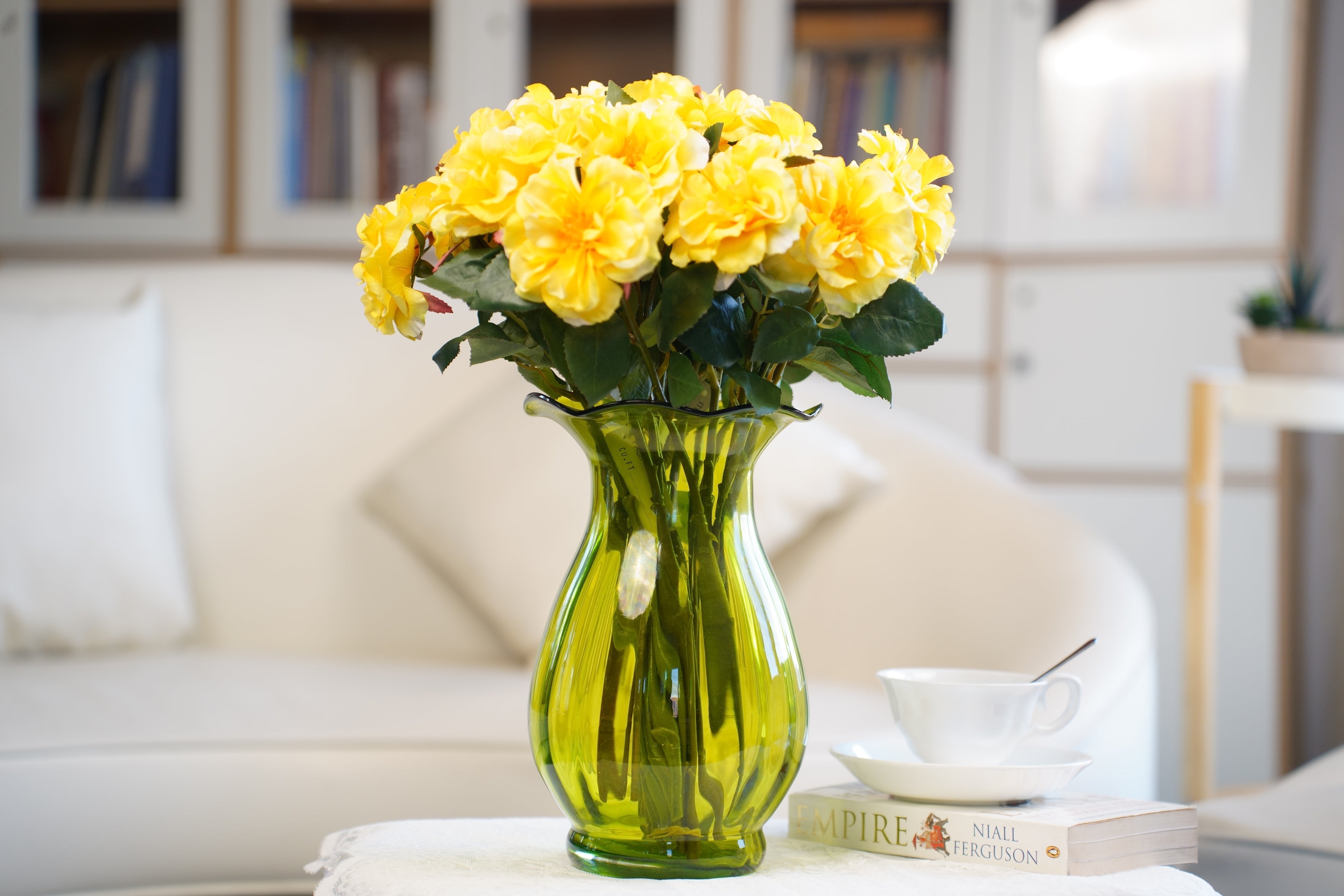 Palais Waved-Rim Glass Vase (2 sizes)