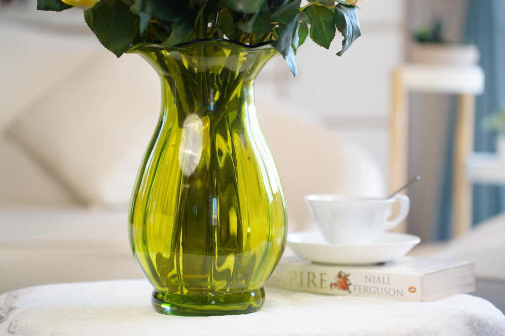 Palais Waved-Rim Glass Vase (2 sizes)