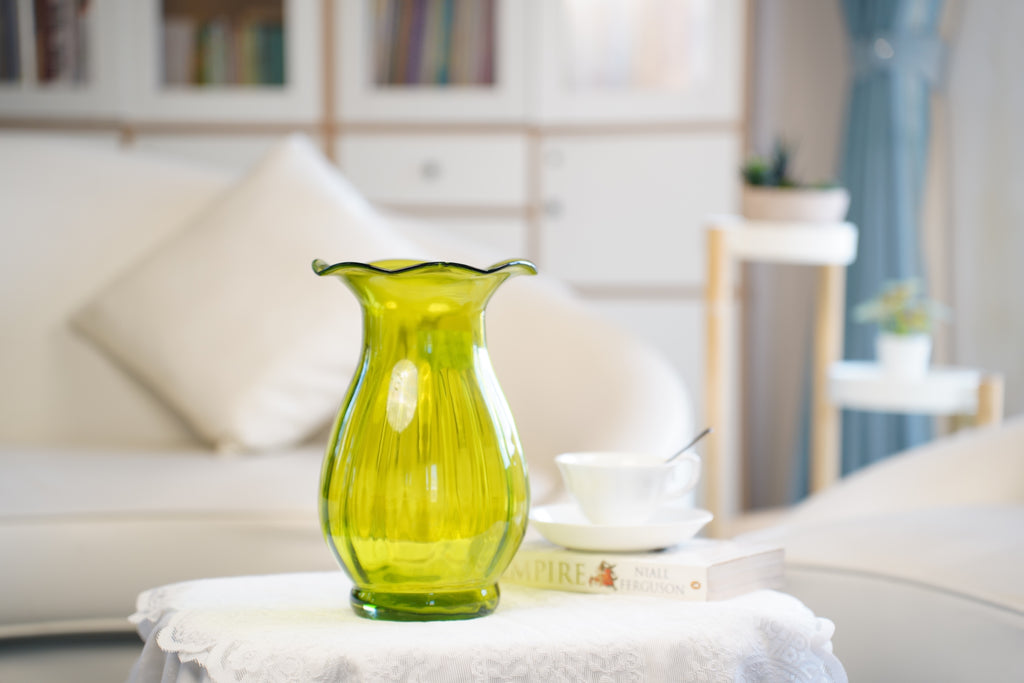 Palais Waved-Rim Glass Vase (2 sizes)