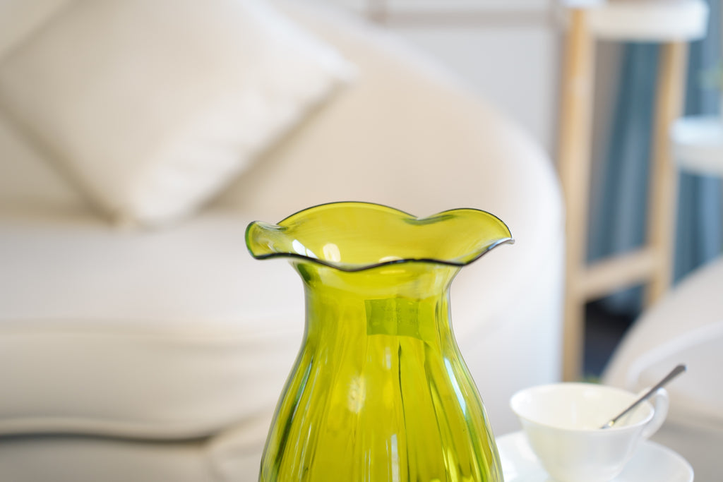 Palais Waved-Rim Glass Vase (2 sizes)