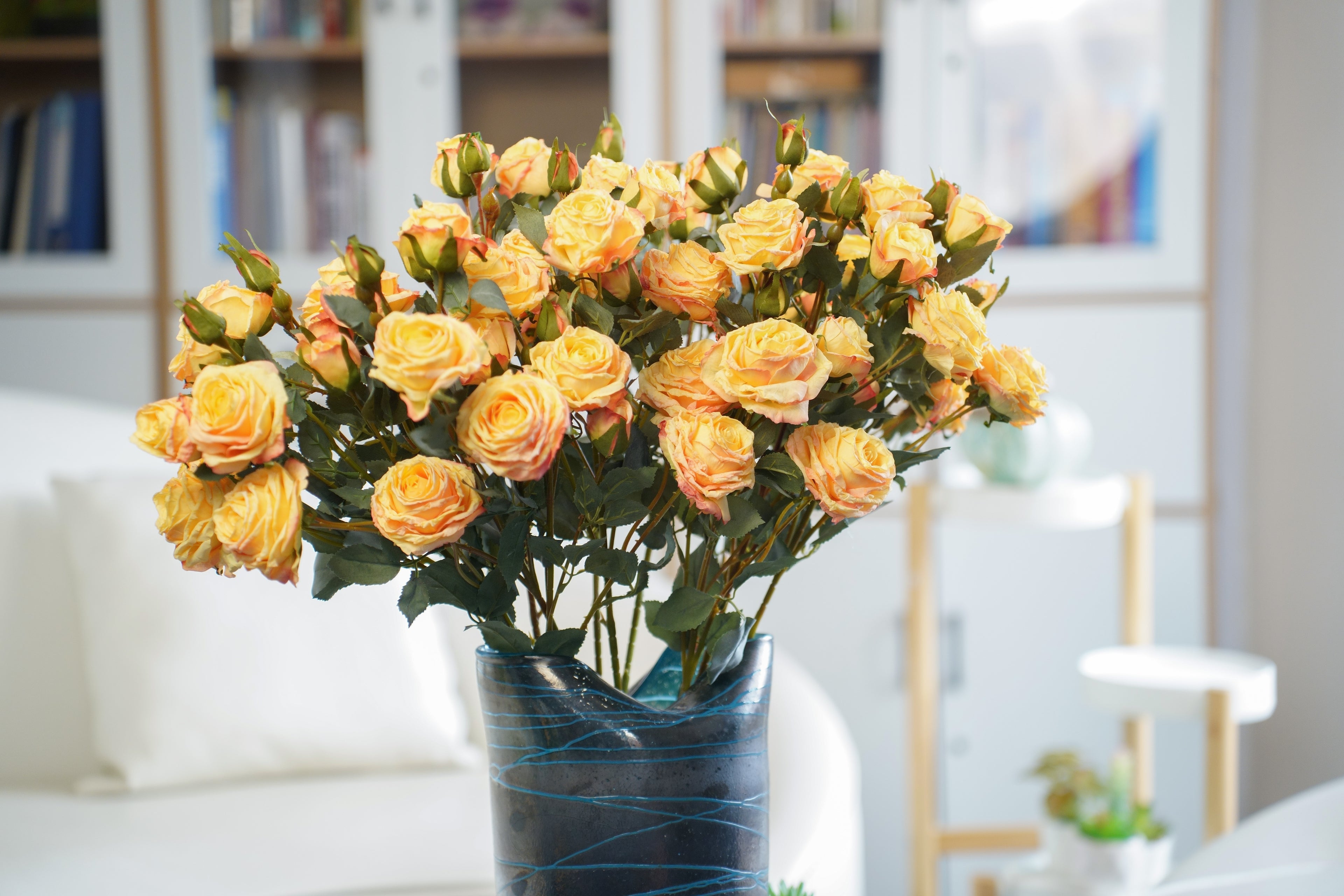 Vintage-Edge Garden Rose Stem, 66cm (6 heads)
