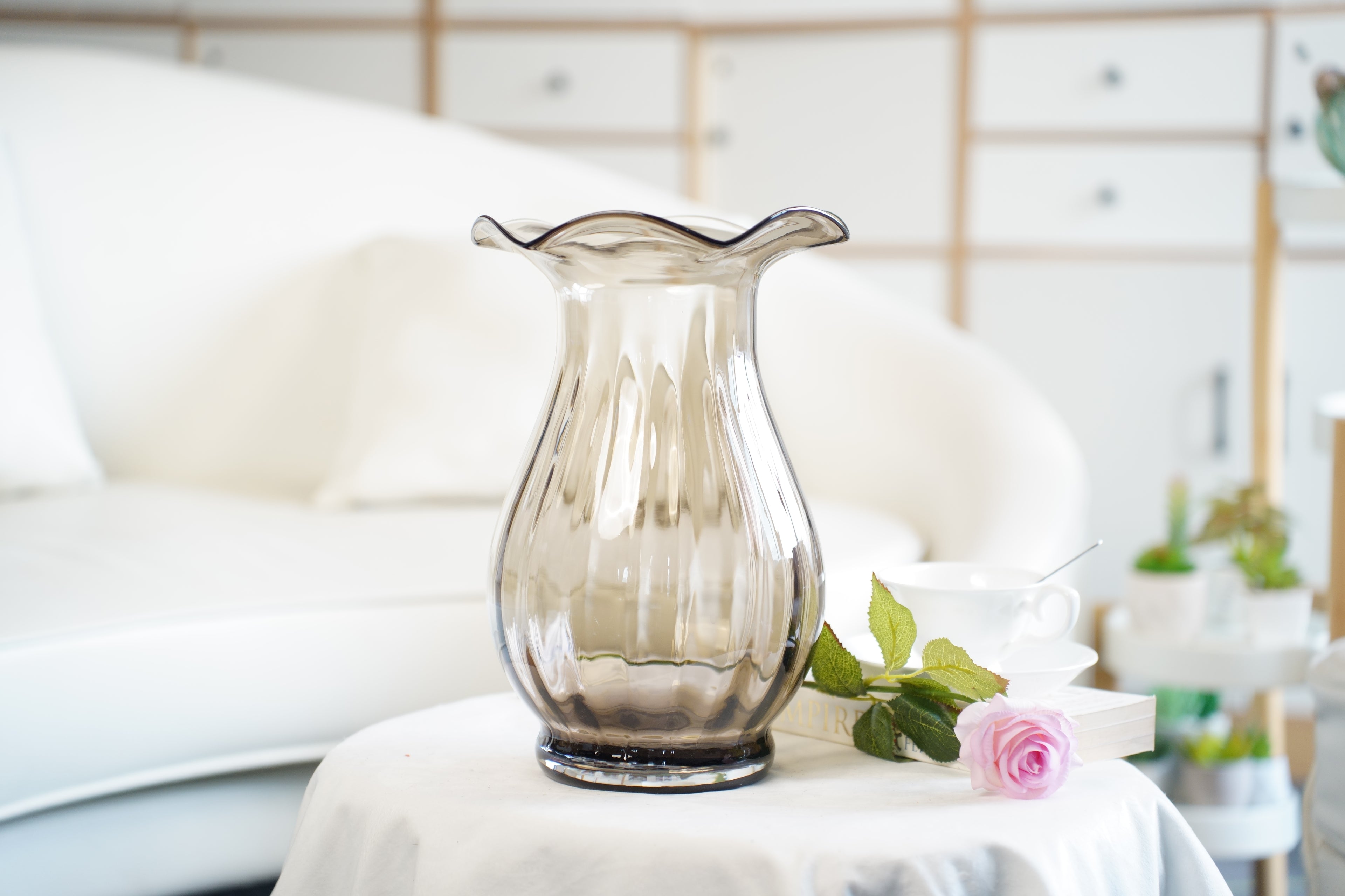 Palais Waved-Rim Glass Vase (2 sizes)