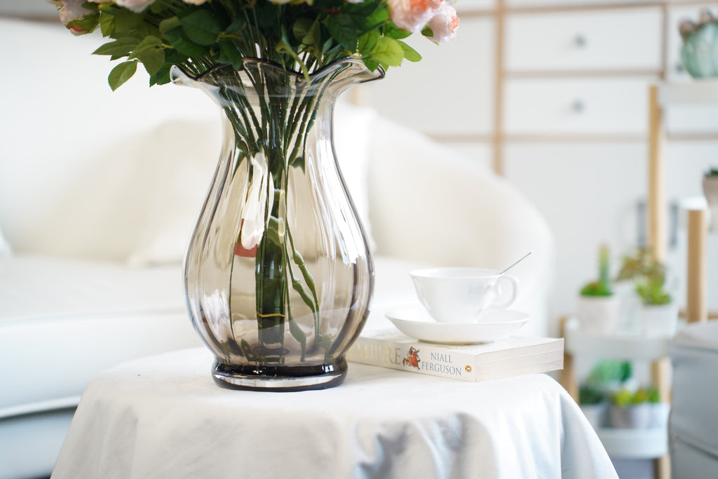 Palais Waved-Rim Glass Vase (2 sizes)
